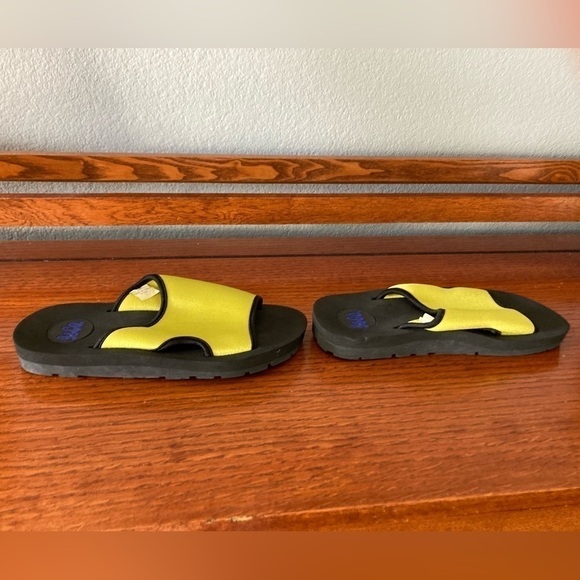 9 & co  Yellow & Black Sandals Size 7 - Picture 3 of 7